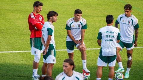 Mancini cho gọi nhiều cầu thủ trẻ cả trong lẫn ngoài nước